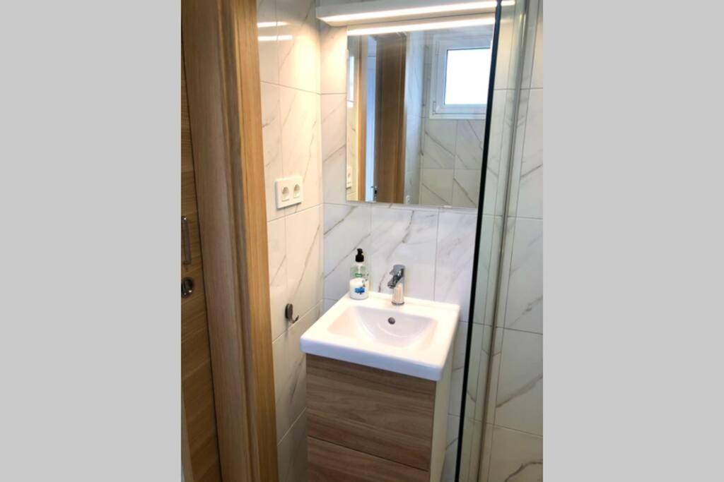 Modern & Spacious Studio Isla, Puerto Del Carmen تياس المظهر الخارجي الصورة